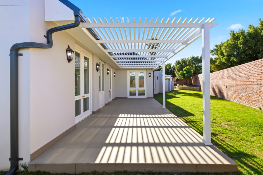 4 Bedroom Property for Sale in Golden Hill Western Cape